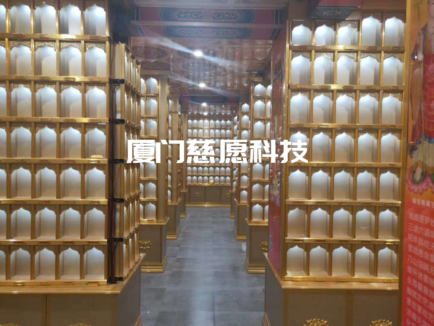 鋁合金牌位架價格是？